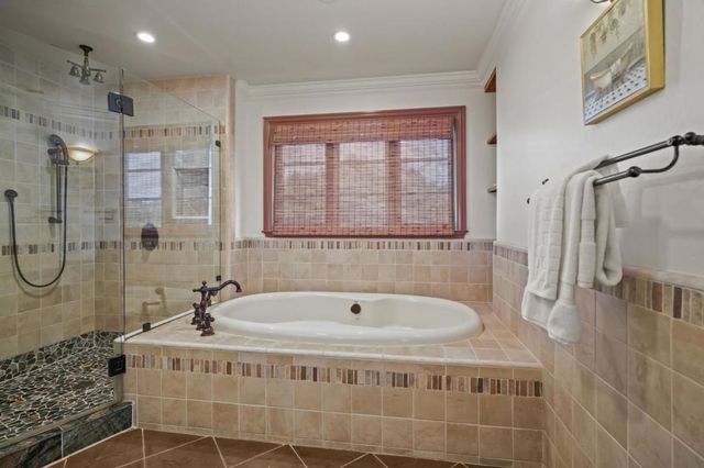 216 Bloomfield Road, Burlingame, CA 94010