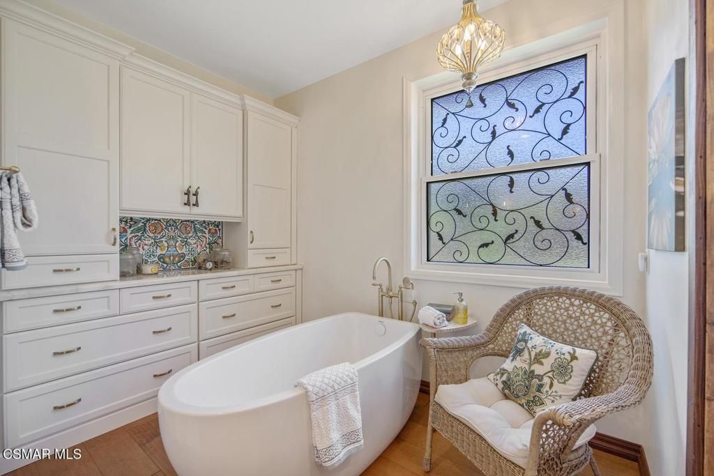 Image 11 of property listing at 4255 Saddlecrest Lane, Westlake Village, CA 91361