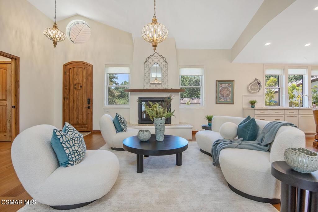 Image 3 of property listing at 4255 Saddlecrest Lane, Westlake Village, CA 91361