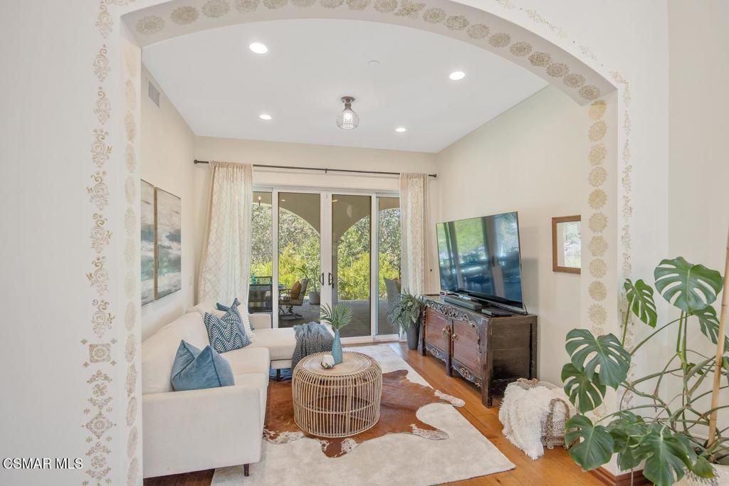 Image 8 of property listing at 4255 Saddlecrest Lane, Westlake Village, CA 91361