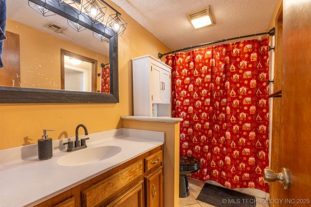 6915 S 77th East Avenue E, Tulsa, OK 74133