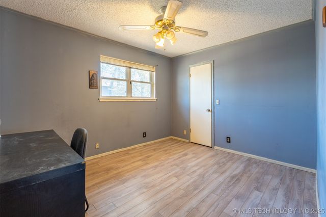 6915 S 77th East Avenue E, Tulsa, OK 74133