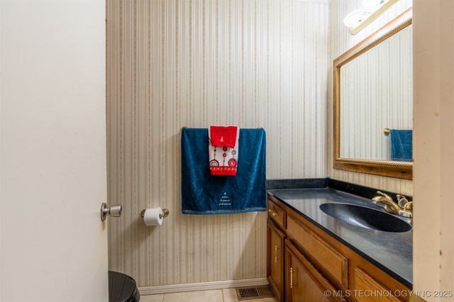 6915 S 77th East Avenue E, Tulsa, OK 74133