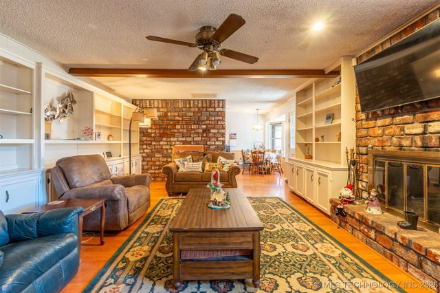 6915 S 77th East Avenue E, Tulsa, OK 74133