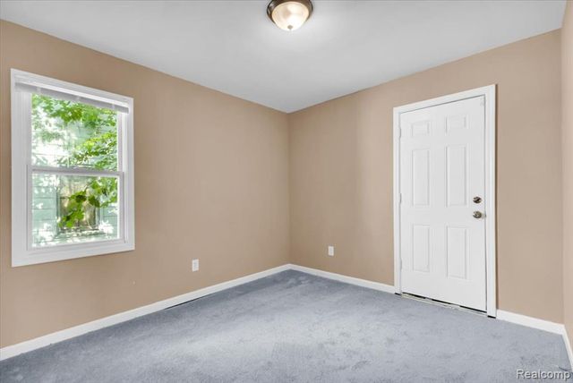 9160 Winthrop Street, Detroit, MI 48228