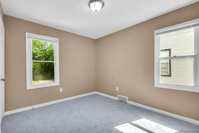 9160 Winthrop Street, Detroit, MI 48228