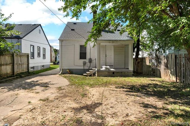 9160 Winthrop Street, Detroit, MI 48228