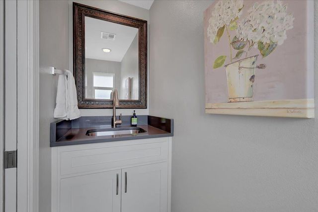 2690 Red Bud Ln, Yuba City, CA 95993