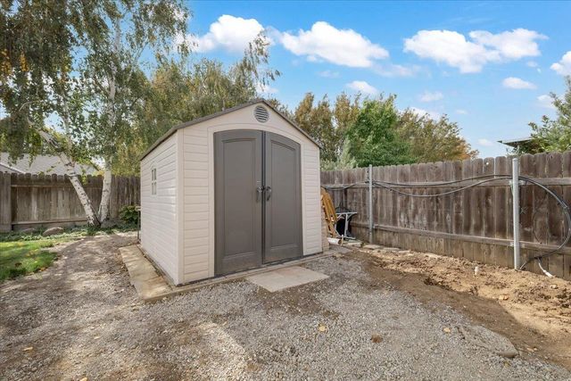 2690 Red Bud Ln, Yuba City, CA 95993