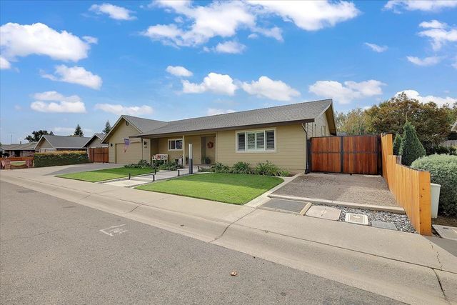 2690 Red Bud Ln, Yuba City, CA 95993