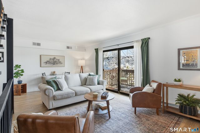 4 Pebblestone Circle 4, Suffield, CT 06078