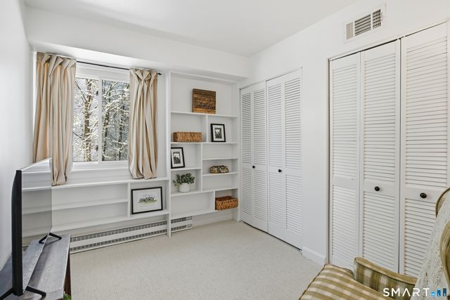 4 Pebblestone Circle 4, Suffield, CT 06078