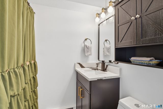 4 Pebblestone Circle 4, Suffield, CT 06078