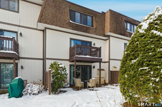 4 Pebblestone Circle 4, Suffield, CT 06078