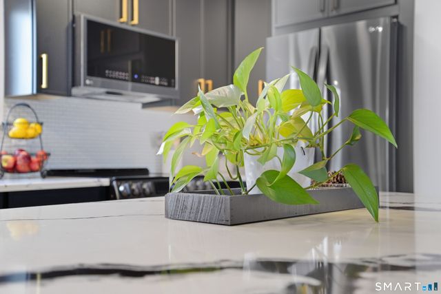 4 Pebblestone Circle 4, Suffield, CT 06078