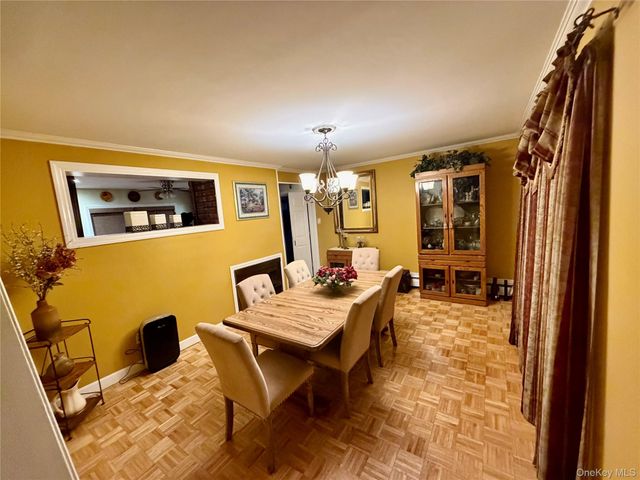 341 Red Maple Drive S, Wantagh, NY 11793