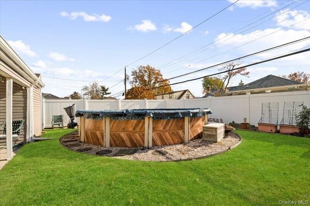 341 Red Maple Drive S, Wantagh, NY 11793