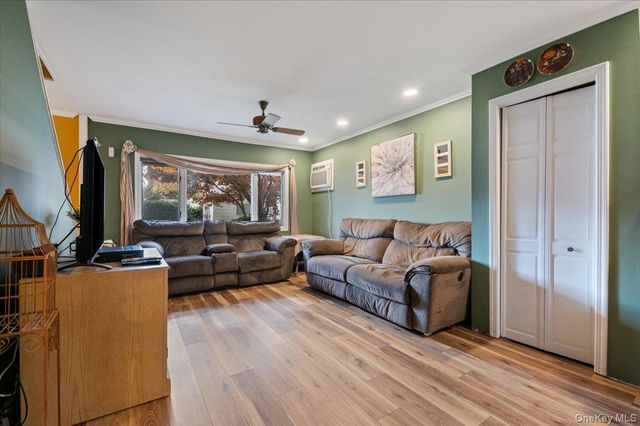 341 Red Maple Drive S, Wantagh, NY 11793