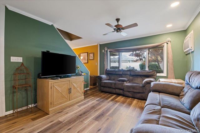 341 Red Maple Drive S, Wantagh, NY 11793