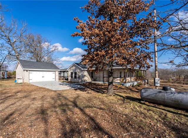 472899 640 Road, Watts, OK 74964