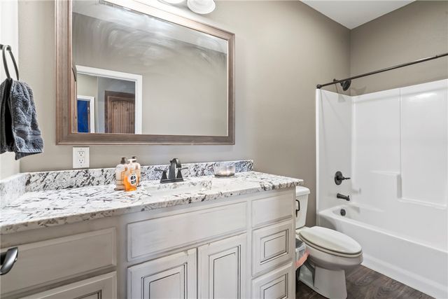 472899 640 Road, Watts, OK 74964