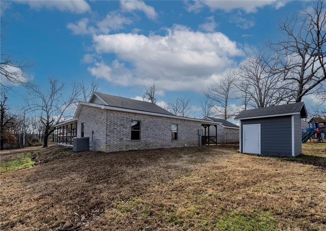 472899 640 Road, Watts, OK 74964