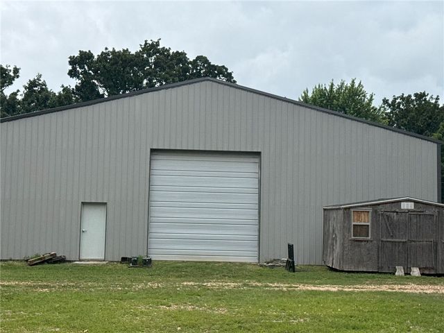 472899 640 Road, Watts, OK 74964