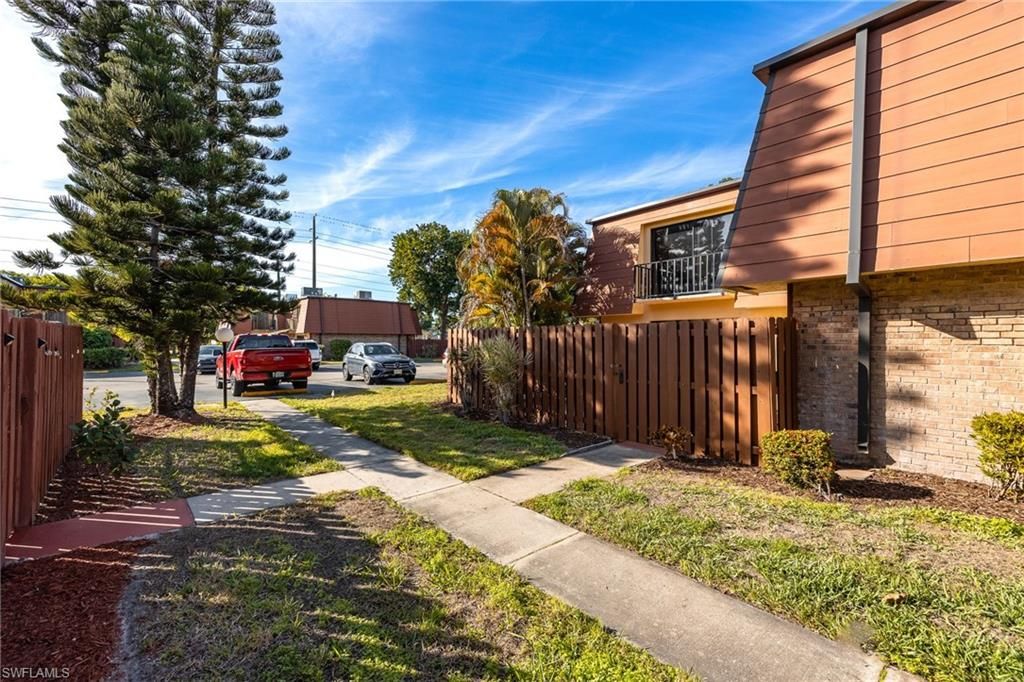 1550 Park Meadows DR 2, FORT MYERS, FL 33907 — photo 3