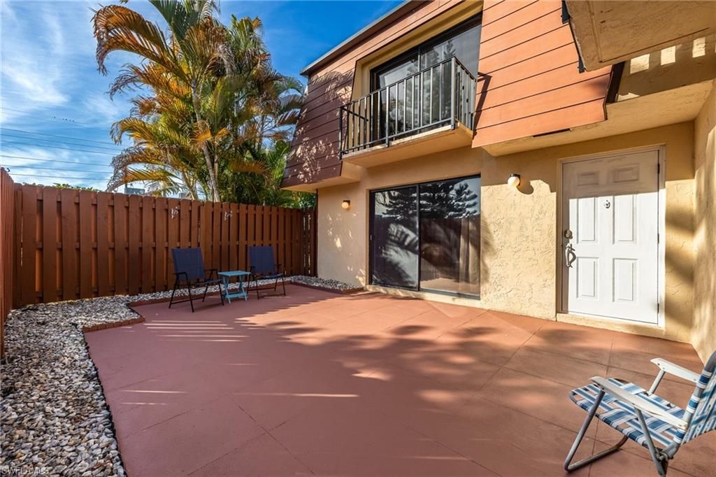 1550 Park Meadows DR 2, FORT MYERS, FL 33907 — photo 4