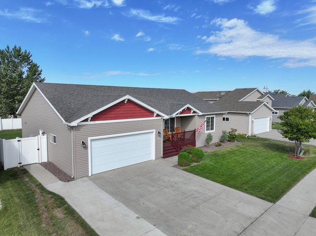 4723 51st Street S, Fargo, ND 58104