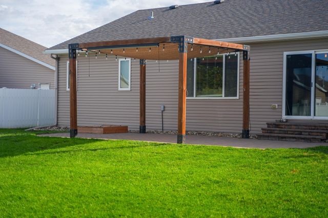 4723 51st Street S, Fargo, ND 58104