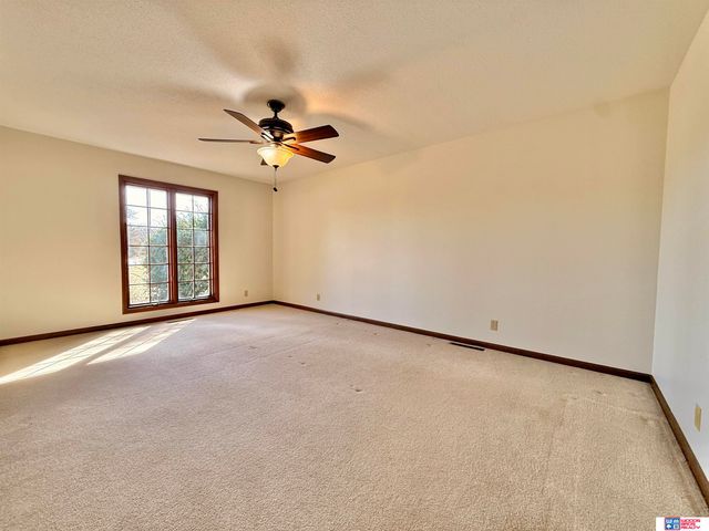 1427 N Hwy 15, Seward, NE 68434