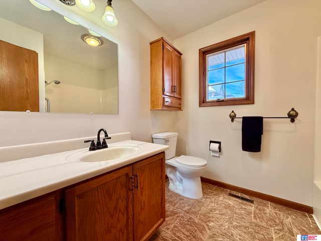 1427 N Hwy 15, Seward, NE 68434