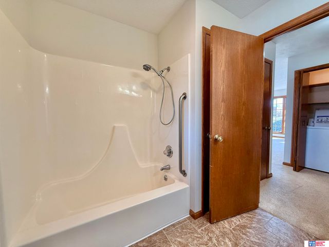 1427 N Hwy 15, Seward, NE 68434