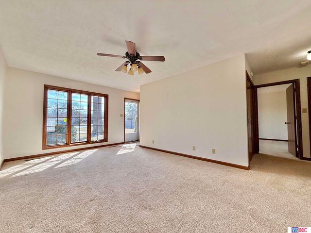 1427 N Hwy 15, Seward, NE 68434