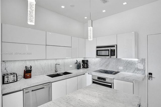 2600 E Hallandale Beach Blvd T3303, Hallandale Beach, FL 33009