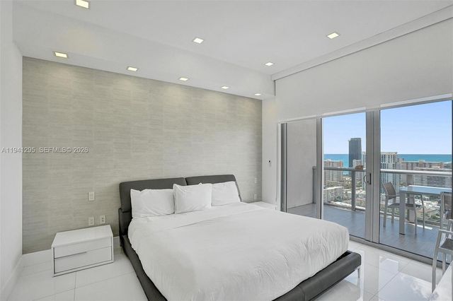 2600 E Hallandale Beach Blvd T3303, Hallandale Beach, FL 33009