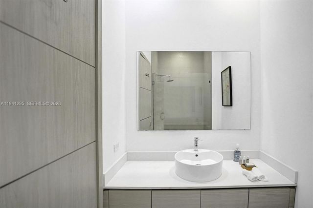 2600 E Hallandale Beach Blvd T3303, Hallandale Beach, FL 33009