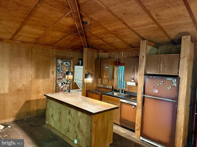 1003 GELSTON CIR, Mclean, VA 22102