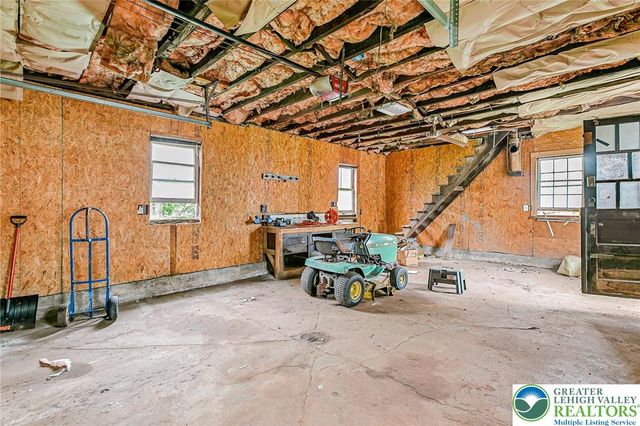 174 Chestnut Street, Bath Boro, PA 18014