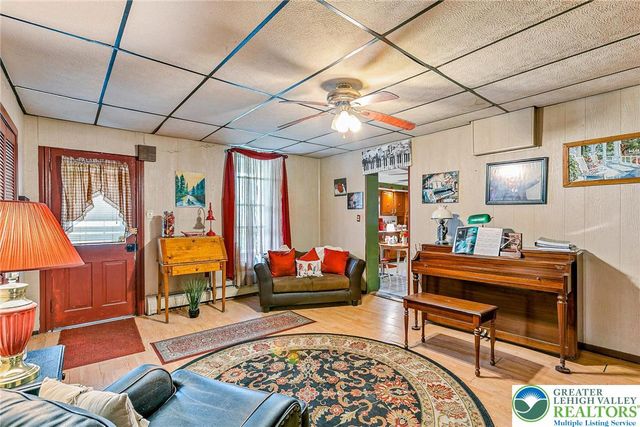 174 Chestnut Street, Bath Boro, PA 18014