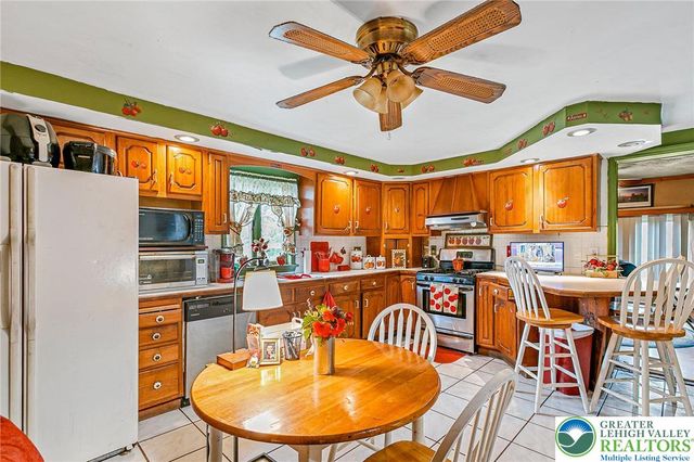 174 Chestnut Street, Bath Boro, PA 18014