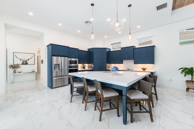 4560 ESTATES Circle, The Acreage, FL 33470