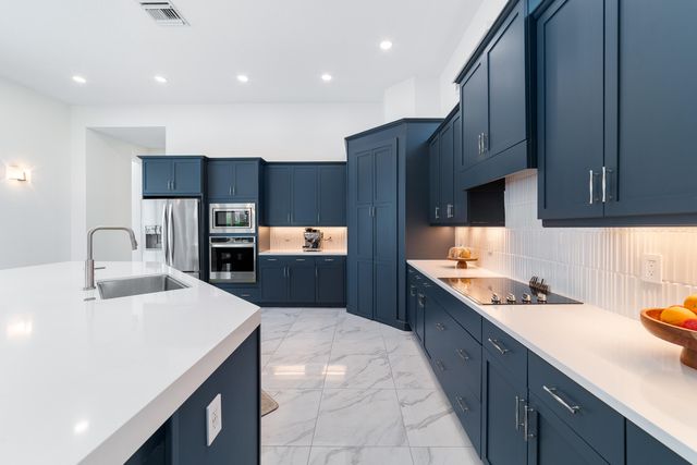 4560 ESTATES Circle, The Acreage, FL 33470