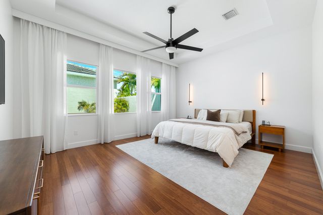 4560 ESTATES Circle, The Acreage, FL 33470