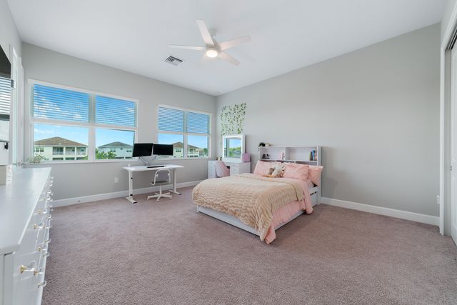 4560 ESTATES Circle, The Acreage, FL 33470