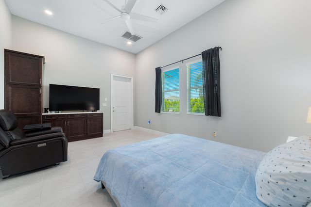 4560 ESTATES Circle, The Acreage, FL 33470
