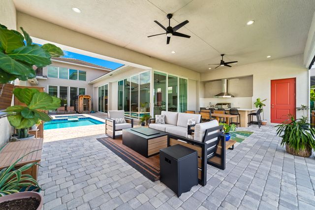 4560 ESTATES Circle, The Acreage, FL 33470