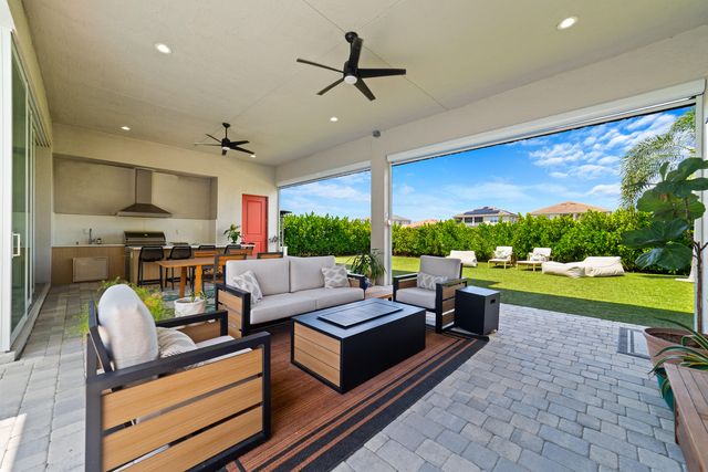 4560 ESTATES Circle, The Acreage, FL 33470