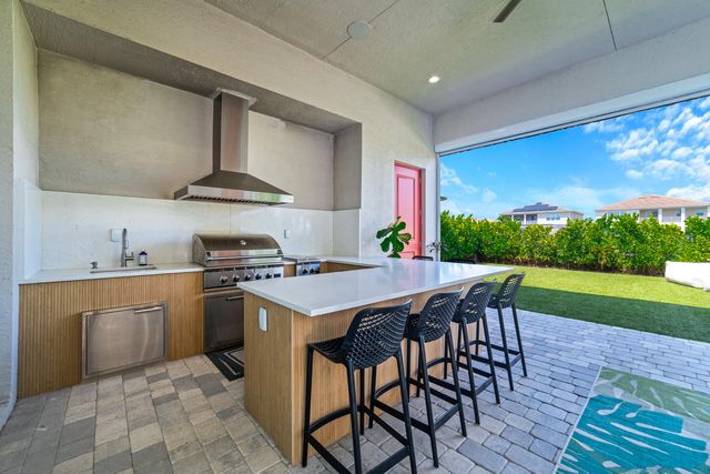 4560 ESTATES Circle, The Acreage, FL 33470